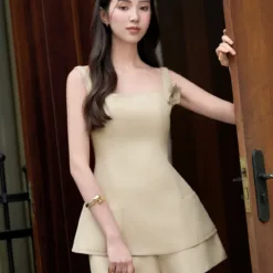 A-shaped short pants