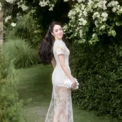 Round neck lace dress with puffy floral sleeves